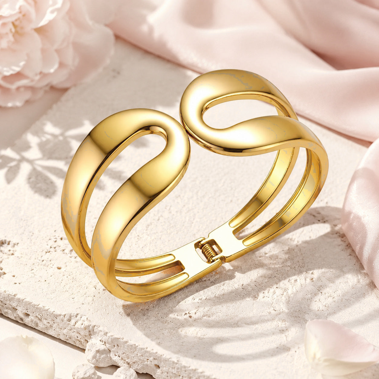Élan Sculptural Cuff Bracelet – Gold Open-Swirl Statement Bracelet