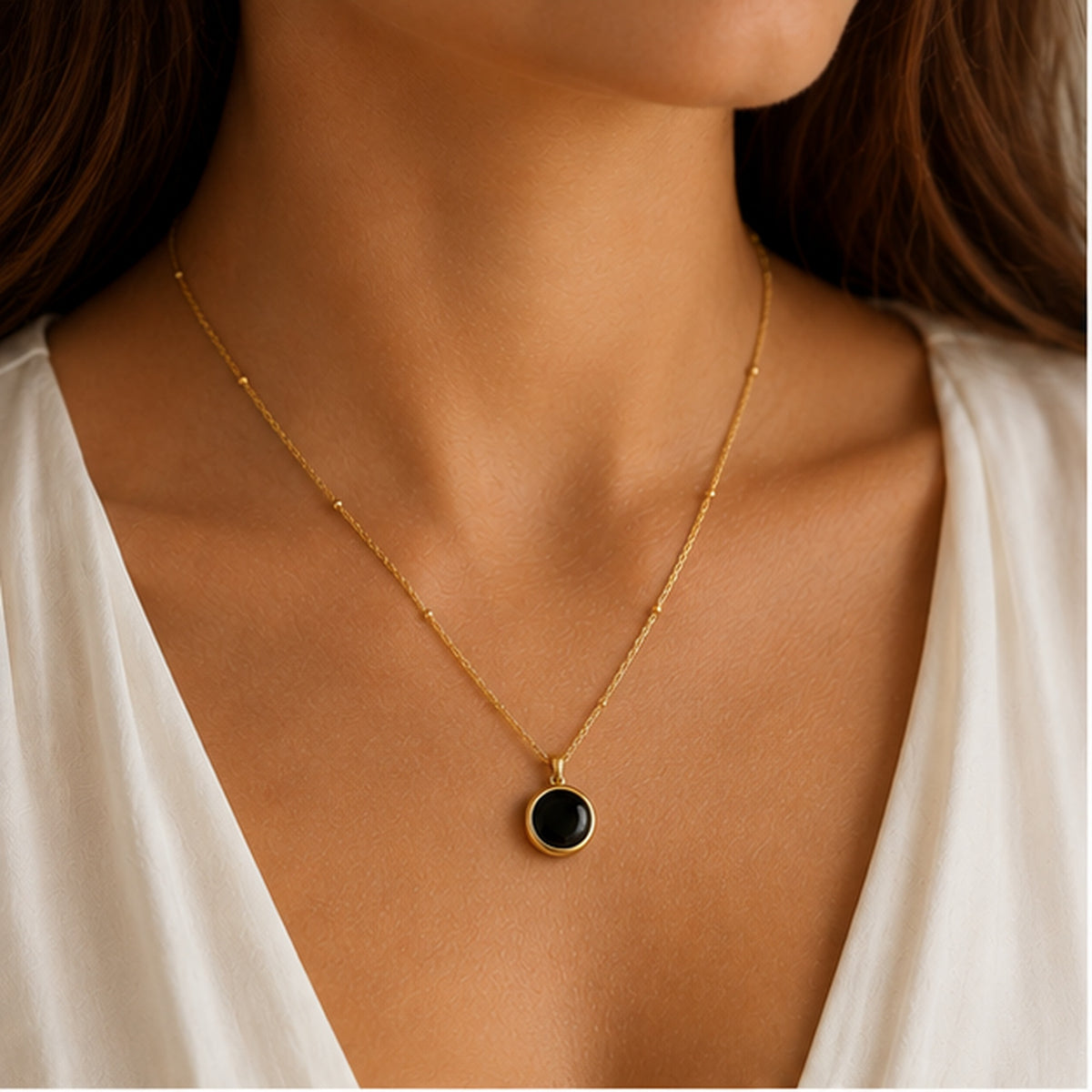 Noir Onyx Pendant Necklace – Gold Necklace with Black Round Pendant